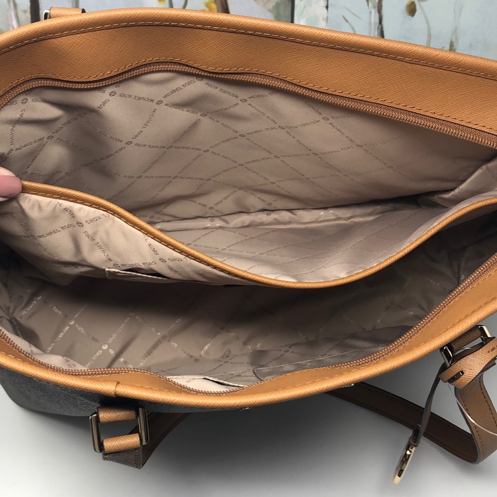 NWT Michael kors Sady Laptop Bag new version - Picture 5 of 6